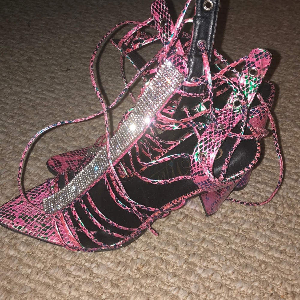 Multi colored Rhinestone laced pump - Picture 4 of 4
